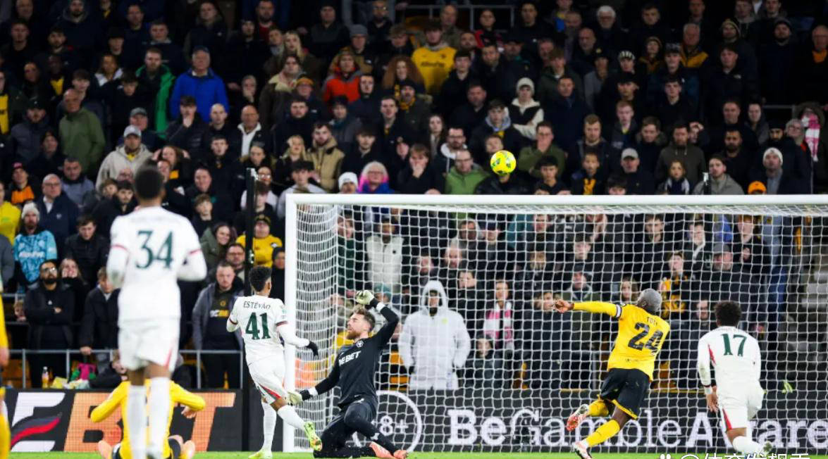 英联赛杯八强战况综述：切尔西替补轻松应对，曼城轮换战略大获成功